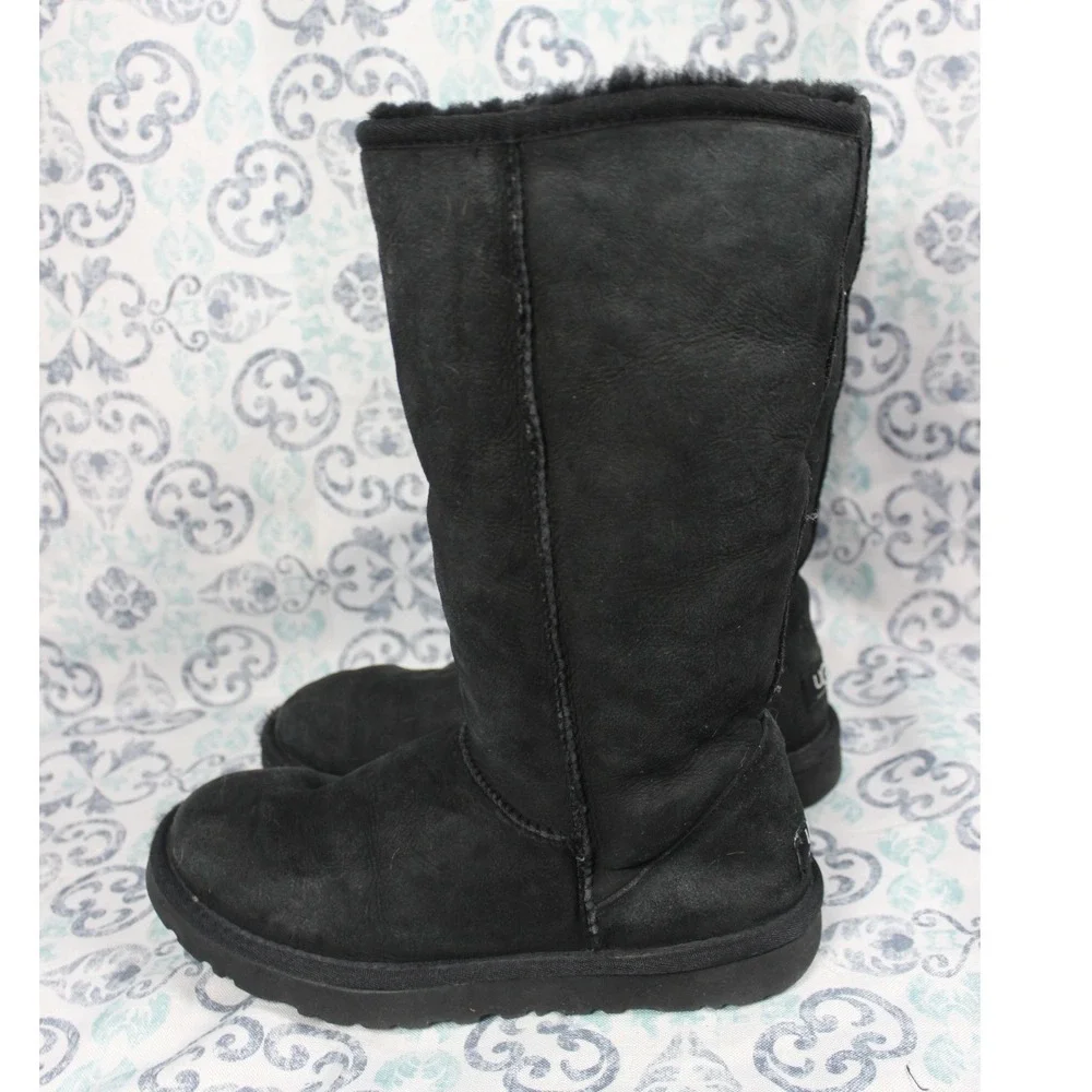 UGG Australia Classic Tall 5815 Black Leather Sheepskin Boots Womens 7‎